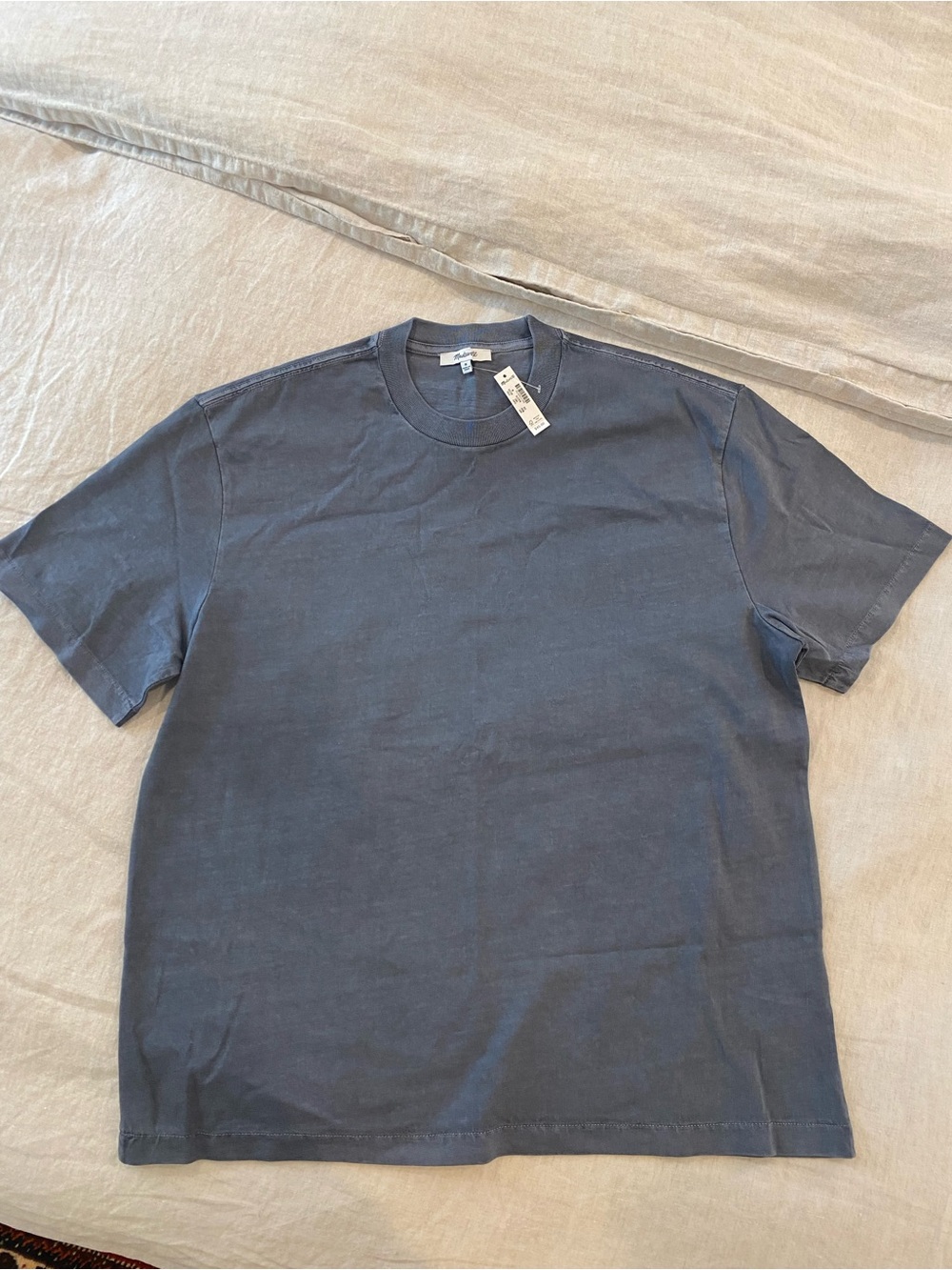 New with tags — Madewell - The Vintage Tee - Medium - Washed Blue / Grey color - Picture 4 of 5